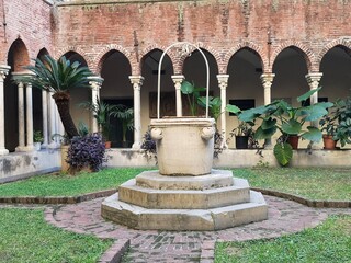 Chiostro do San Matteo, Genova
