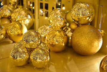 Boules dorées de Noël