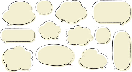 Fototapeta premium 黄色の吹き出しセット。もこもこして可愛いふきだし