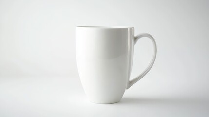 Obraz premium a white coffee mug sitting on top of a white table The mug has a glossy finish and is filled with a steaming hot beverage The background is a bright white, provid