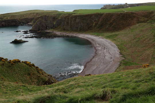 Coastal path between Dunnottar Castle and Stonehaven - Aberdeenshire - Scotland - UK
