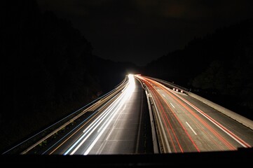 Autobahn bei Nacht
