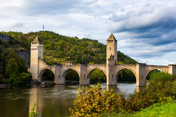 Fototapeta premium Valentré Bridge crossing the Lot River in Cahors