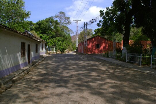 Las casas en Aragua tienen una arquitectura de tipo colonial,con techos de tejas y puertas y ventanas de madera.