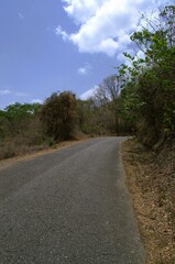En Aragua podemos encontrar muchas carreteras secundarias,son las que nos acercan a los pequeños...