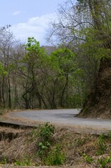 En Aragua podemos encontrar muchas carreteras secundarias,son las que nos acercan a los pequeños centros de produccion.