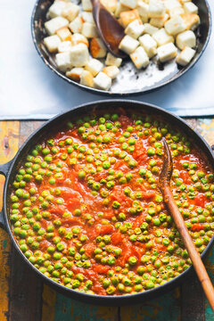 Matar paneer with cheese peas and tomatoes 