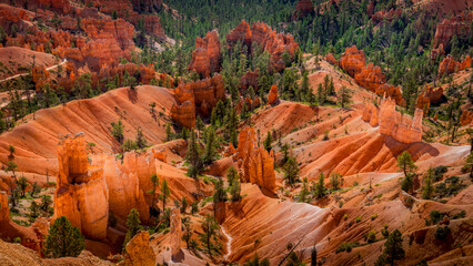 Hiking the Queens Garden Trail in Bryce Canyon National Park in Utah showcases a  breathtaking display of colors. 