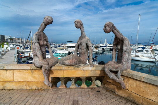 The sculptures of Joan Benn&agrave;ssar. Painter and sculptor born in Mallorca, Puertos de Alga Marina&rsquo; placed along the Can Picafort coastline, located from the Plaza de Cervantes to the Son Baul&oacute; beach 