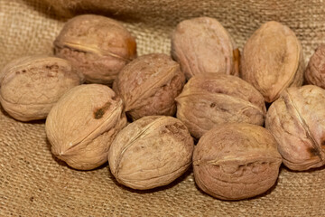 photos of walnuts with a natural shell