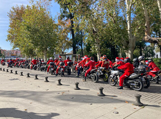 navidad papa noel santa claus en moto grupo de motoristas caravana en sevilla  IMG_4564-as24