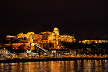 Fototapeta premium Golden Glow Across the Nightscape