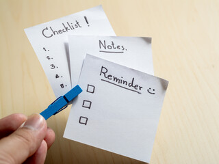 Organizing daily tasks and reminders a minimalist approach for home office efficiency