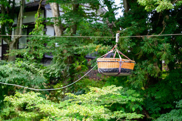 真夏の厳美渓の郭公だんご