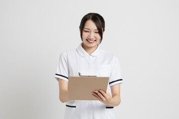 日本人の女性看護師