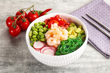 Hawaian cuisine - Poke with cocktail shrimps
