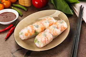 Vietnamese spring roll with prawn