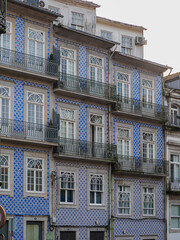 Obraz premium Close-up of the colorful typical tiled houses of the city of Porto in Portugal,