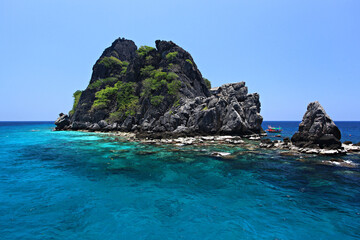 Fototapeta premium Scenery of mu koh chumphon national park and marine reserves islands Chumphon Province, Thailand 