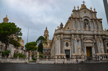 Obraz premium The Cathedral Basilica of St. Agatha of Sicily in Catania is a Roman Catholic cathedral in the Sicilian city of Catania early in the morning