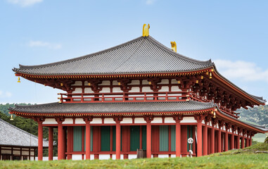 Obraz premium Kofuku-ji Chukondo Buddhist temple hall, the central building of Kofukuji complex in Nara, Japan.