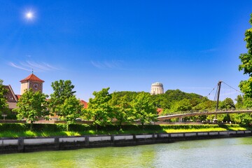 Kelheim mit Befreiungshalle mit der Donau