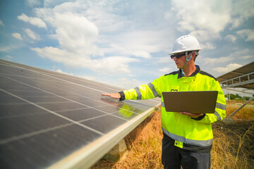 Obraz premium Renewable Energy Eco Technology Electric Power. Worker assemble energy system with solar panel for electricity.(Multiple values)