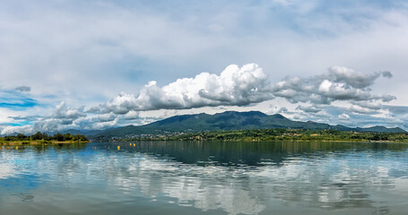 Obraz premium Sacro monte Varese nel lago