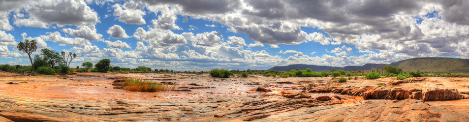 Landschaft im Tsavo/East Nationalpark bei Safari in Kenia Ostafrika