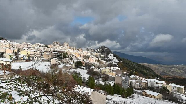 Pietrabbondante, Isernia, Molise. Winter panorama
It is an Italian town of 732 inhabitants in the province of Isernia in Molise, famous for the Samnite Sanctuary.
