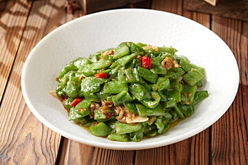 Garlic pork belly with green beans and chili peppers