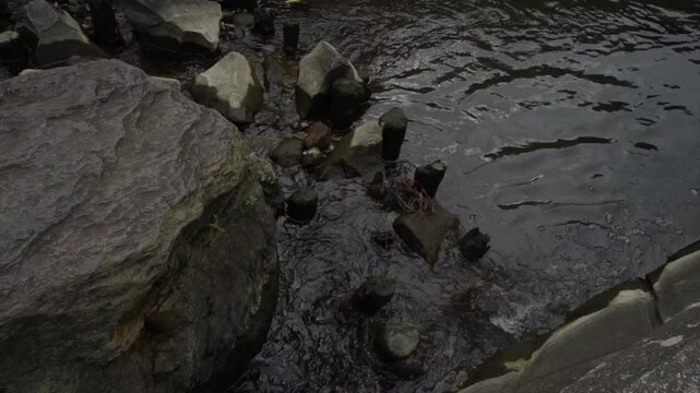 川