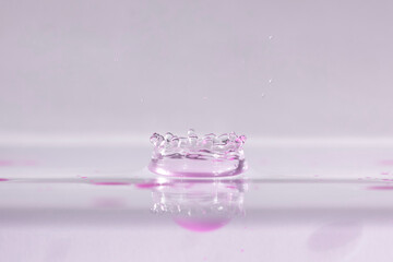 farbe tropfen wasser pink