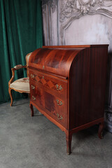 Stare stylowe pałacowe meble sofy stoły krzesła fotele sekretary komody mosiężne dodatki intarsja