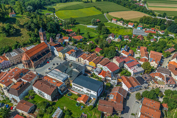 Blick auf Kraiburg am Inn im Alpenvorland im Kreis Mühldorf in Oberbayern