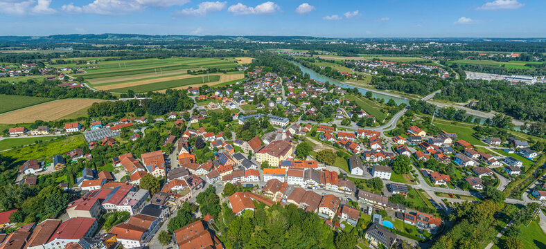 Die Marktgemeinde Kraiburg in der Region S&uuml;dostoberbayern im Luftbild