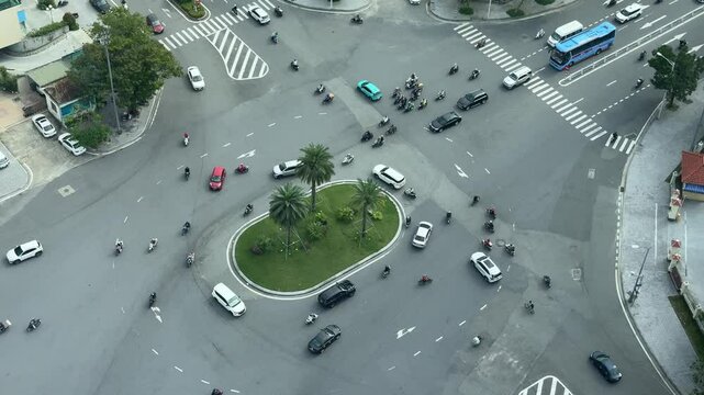 Belebte Stra&szlig;enkreuzung in Hu&ecirc;, Vietnam