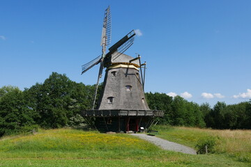 Holländerwindmühle im Freilichtmuseum Hessenpark im Taunus © Falko Göthel
