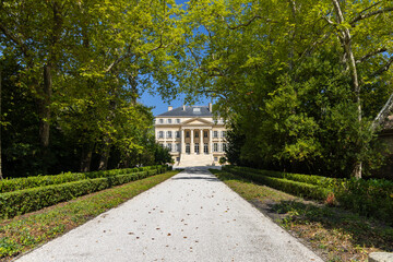Obraz premium Margaux castle (Chateau Margaux), Medoc, Bordeaux, Aquitaine, France