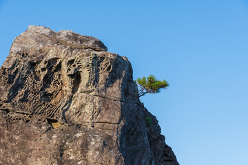和歌山県新宮市の鈴島と青空