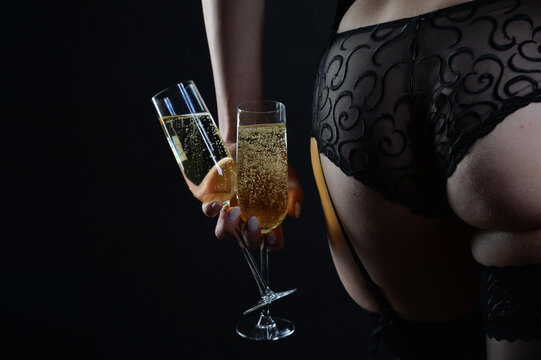 champagner, jahreswende, silvester, feier, bett, schlafzimmer, sekt, po, unterw&auml;sche, silvester, verf&uuml;hrung, domina, prostituierte, k&auml;ufliche, liebe, sexy, erotik, wein, glas, alke, trinken, champaign