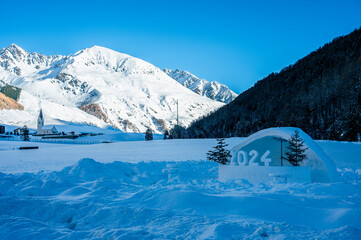 Ice Dawn in Vallunga. Walk through ancient villages and dream mountains.