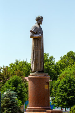 Monument to the Uzbek poet and thinker Alisher Navoi. City of Samarkand. Republic of Uzbekistan