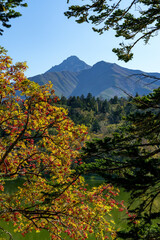 Fototapeta premium 利尻島 姫沼からの利尻山 北海道離島の絶景