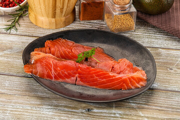 Salted sliced salmon fillet snack