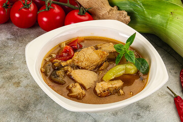 Thai curry with chicken and basil