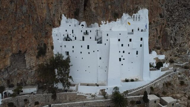 Panagia Chozoviotissa, orthodoxes Felsenkloster auf der griechischen Kykladen Insel Amorgos, Griechenland, Europa