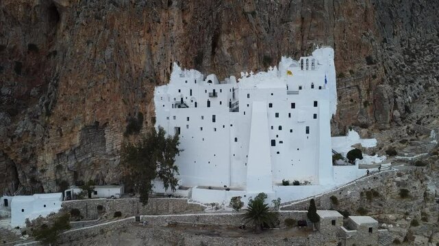 Panagia Chozoviotissa, orthodoxes Felsenkloster auf der griechischen Kykladen Insel Amorgos, Griechenland, Europa