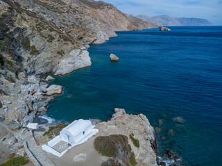 Die kleine Kapelle in der Bucht Sankt Anna, Amorgos, Kykladen, Griechenland, Europa
