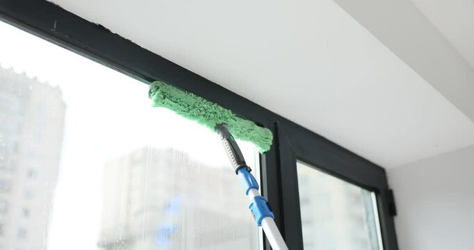 Effectively wash windows in high-rise buildings during daytime.